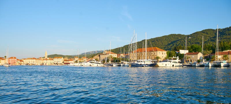 Hamnplatser från akademikra Stari, Hvar royaltyfri bild Hamnplatser från akademikra Stari, Hvar royaltyfri bild