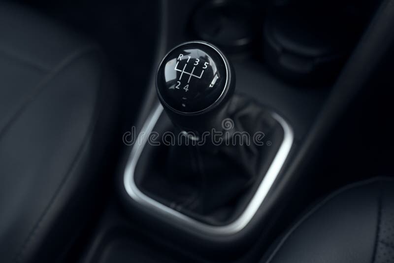 Hand de transmissieauto van de toestelhefboom stock fotografie Hand de transmissieauto van de toestelhefboom stock fotografie