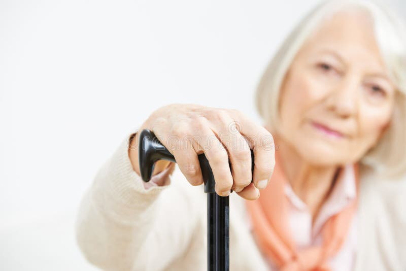 Hand der alten älteren Frau auf Stock stockbild Hand der alten älteren Frau auf Stock stockbild