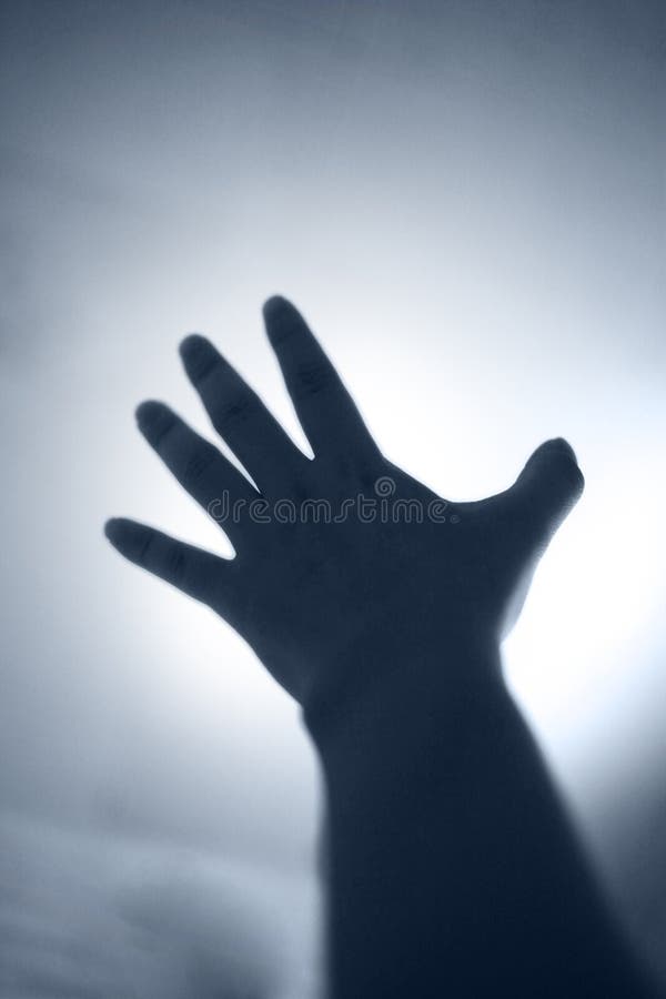 Hand die voor licht bereikt royalty-vrije stock afbeelding Hand die voor licht bereikt royalty-vrije stock afbeelding
