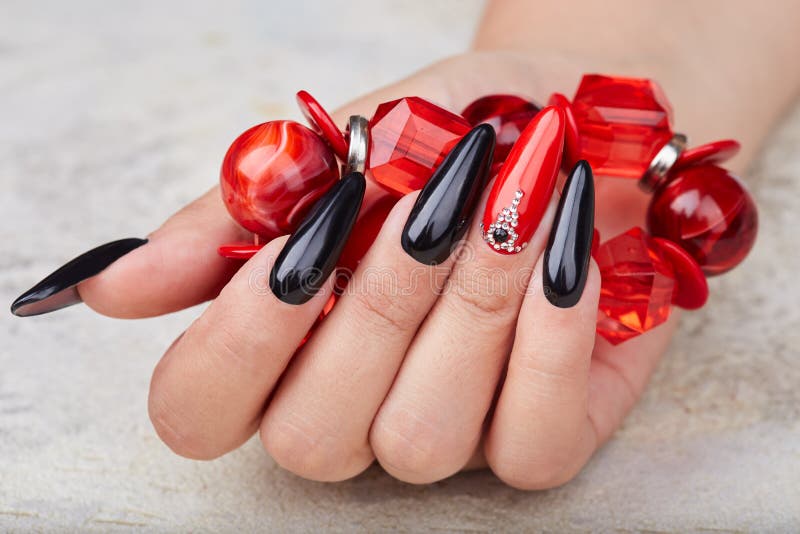Black Hearts : Best Designer Press on Fake Artificial Nails in India – The  NailzStation