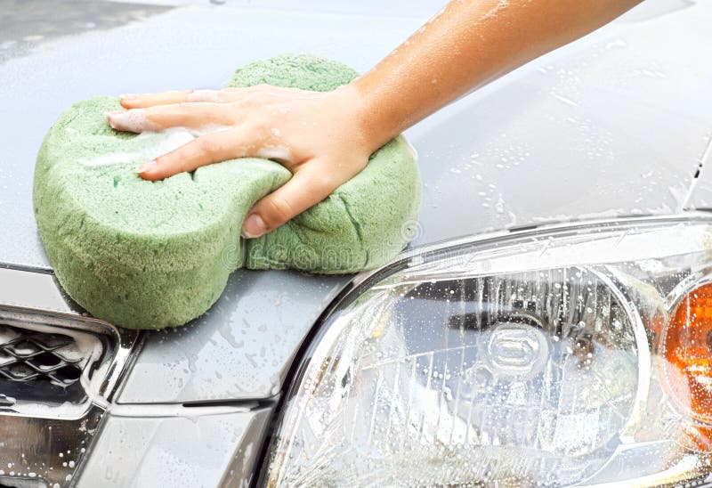 Lavar el coche a mano