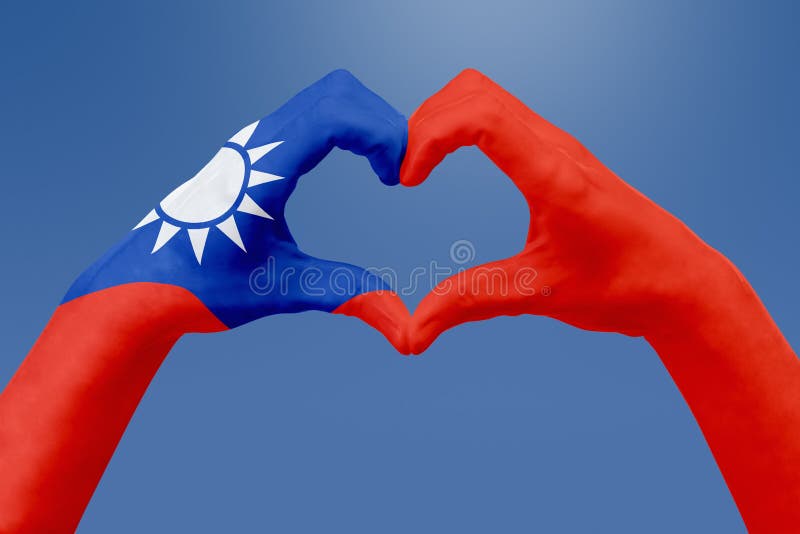 Handflaggan av Taiwan, formar en hjärta Begrepp av landssymbolet, på blå himmel royaltyfri illustrationer