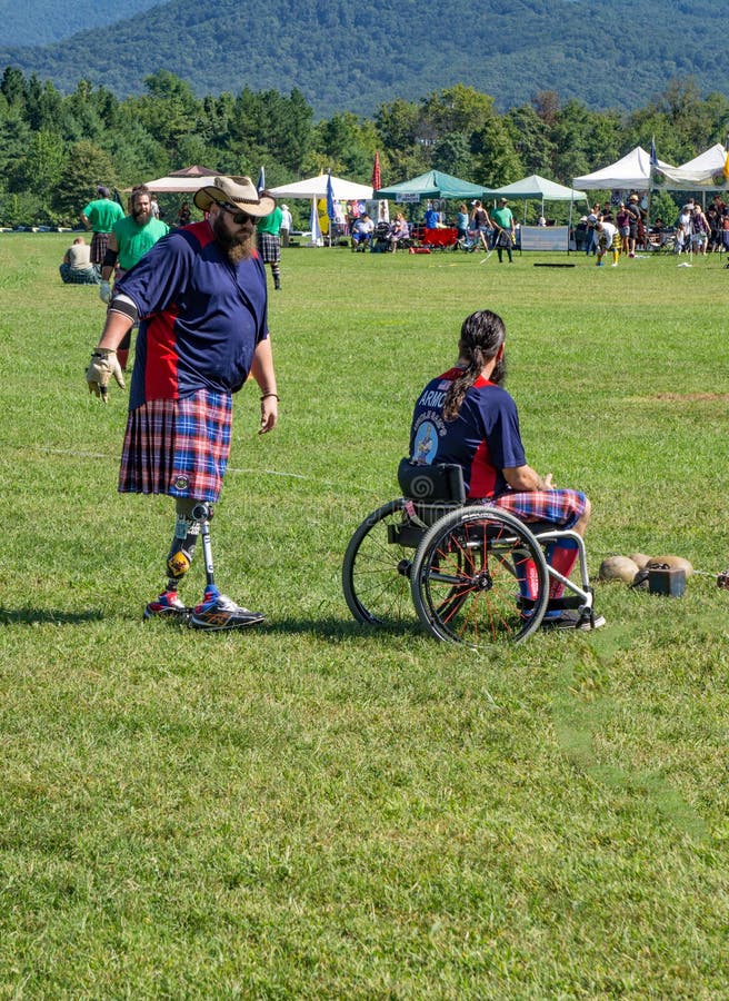 Handicapconcurrenten bij de Hooglandspelen, Salem, VA stock afbeelding Handicapconcurrenten bij de Hooglandspelen, Salem, VA stock afbeelding