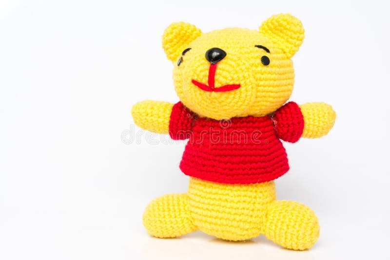 Handmade кукла медведя желтого цвета вязания крючком стоковые изображения