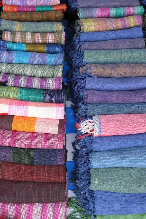 Handmade шали ремесла лаосца от Luang Prabang стоковое изображение Handmade шали ремесла лаосца от Luang Prabang стоковое изображение