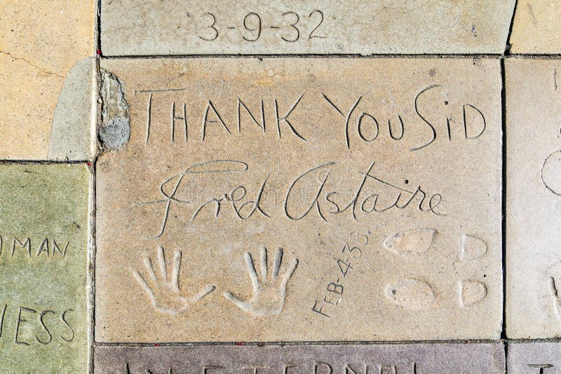 Handprints Фреда Astaires в бульваре Голливуда в бетоне стоковые изображения