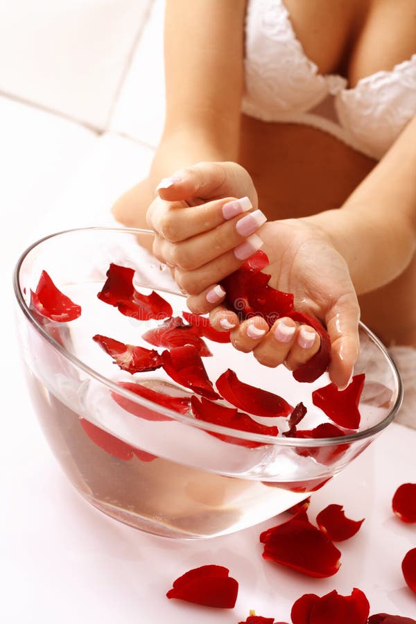 190+ Rose petals bath Free Stock Photos StockFreeImages