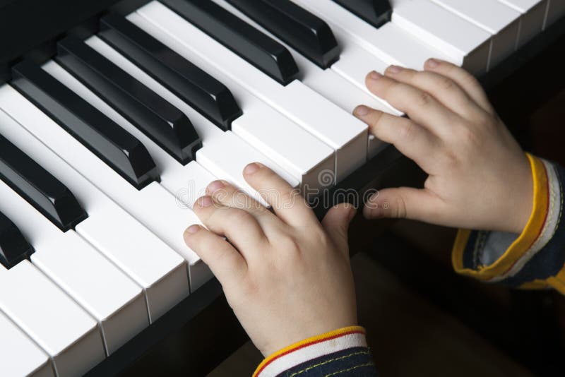 Tiny piano hands limfadj