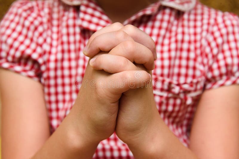 baby praying hands