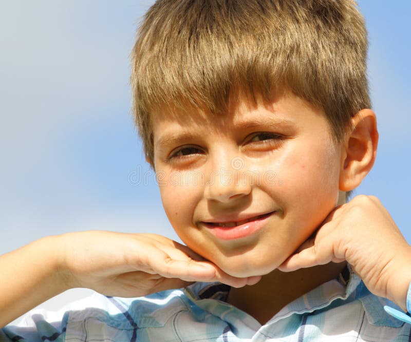 Hands Under Chin Picture. Image 4088855