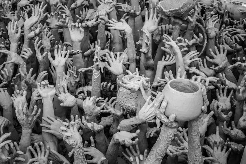 Handstaty från helvete i Wat Rong Khun på Chiang Rai, Thailand royaltyfria bilder Handstaty från helvete i Wat Rong Khun på Chiang Rai, Thailand royaltyfria bilder