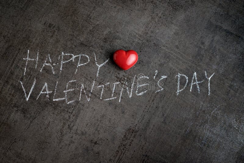 Handwriting z biel kredą na cement ścianie Szczęśliwy Valentine& x27; s da fotografia royalty free Handwriting z biel kredą na cement ścianie Szczęśliwy Valentine& x27; s da fotografia royalty free
