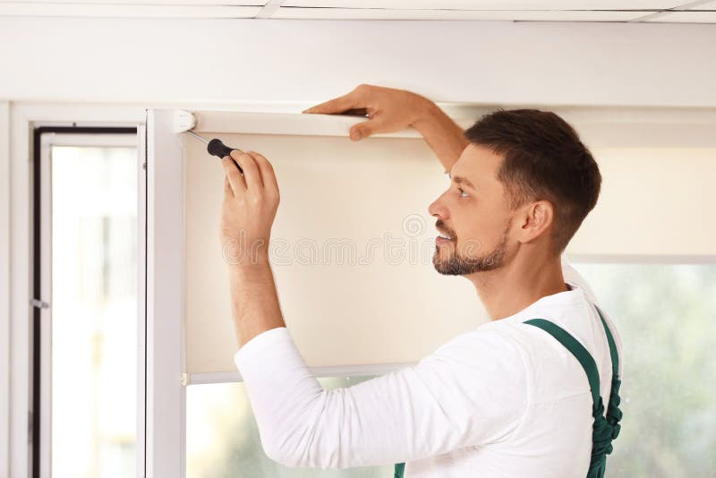 194 Blinds Window Repairman Photos Free Royalty Free Stock Photos From Dreamstime