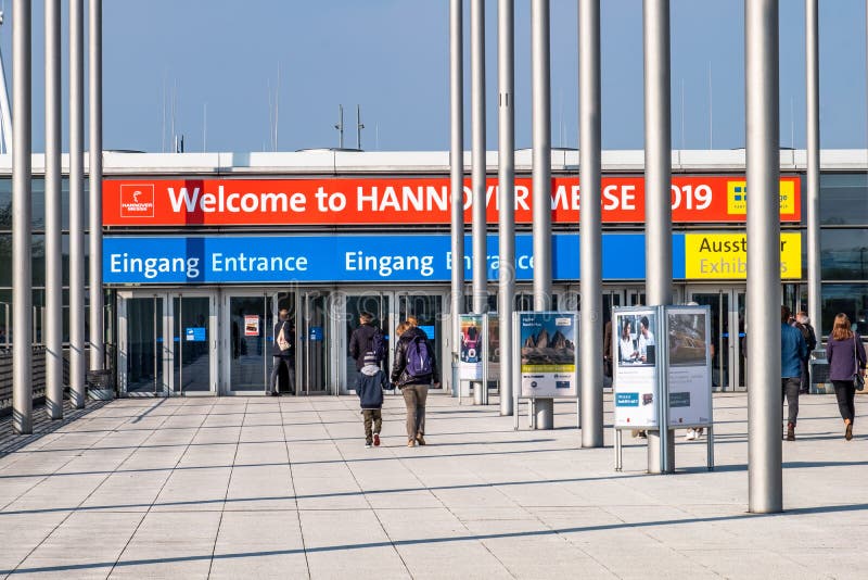 Hannover, Deutschland - 2. April 2019: Die HANNOVER-MESSE bleibt der führende Schaukasten der Welt für Industrietechnik stockfoto Hannover, Deutschland - 2. April 2019: Die HANNOVER-MESSE bleibt der führende Schaukasten der Welt für Industrietechnik stockfoto