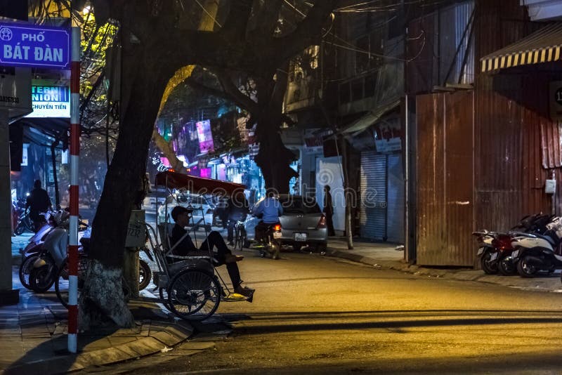 Hano? la nuit, capitale du Vietnam image stock Hano? la nuit, capitale du Vietnam image stock