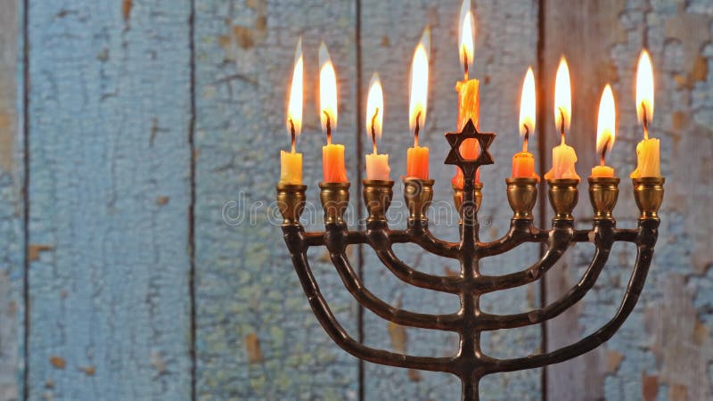 Hanukkah, feriado judeu com menorah candelabra