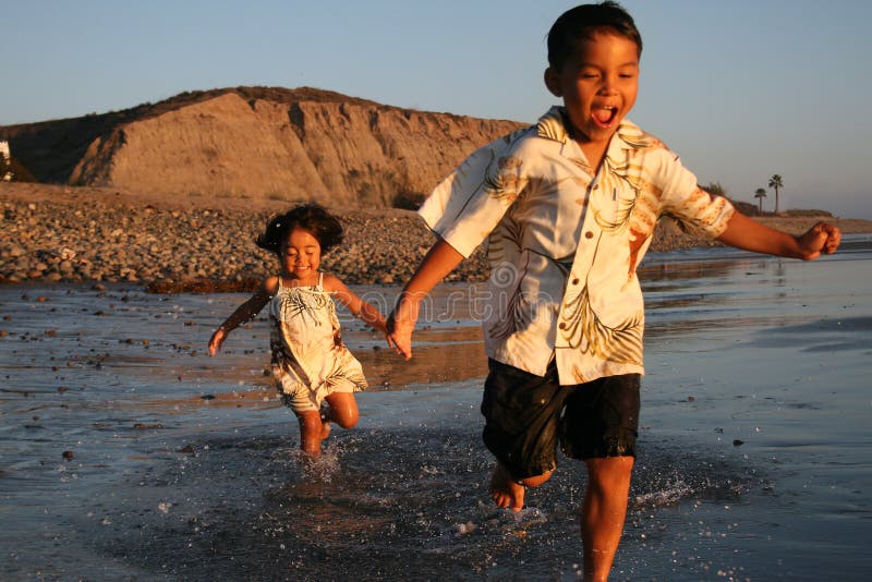 Hermanos sobre el Playa.