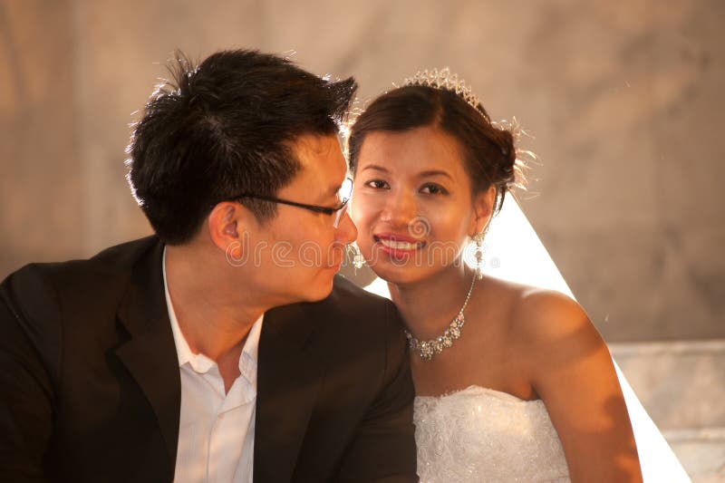 https://thumbs.dreamstime.com/b/happy-bride-groom-their-wedding-day-29539707.jpg