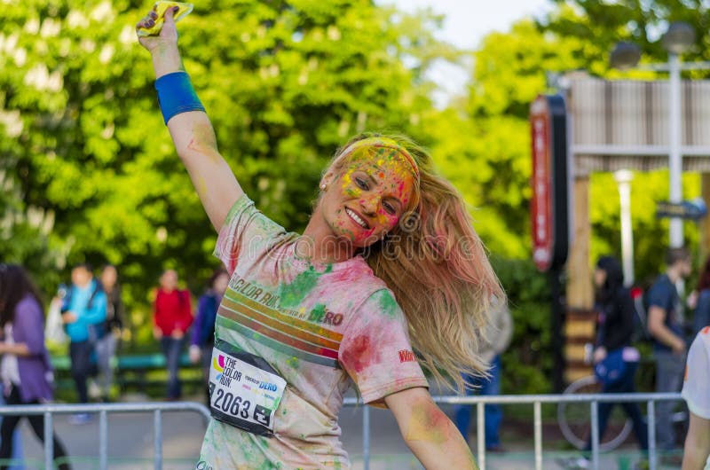 https://thumbs.dreamstime.com/b/happy-girl-painted-colored-powder-smiling-hands-air-completely-covered-running-t-color-run-event-40157150.jpg