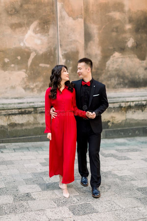 Red dress — Love Stories — ROMANTIC, ELEGANT, AND TIMELESS WEDDING AND  ENGAGEMENT PHOTOGRAPHY | HOUSTON & BEYOND