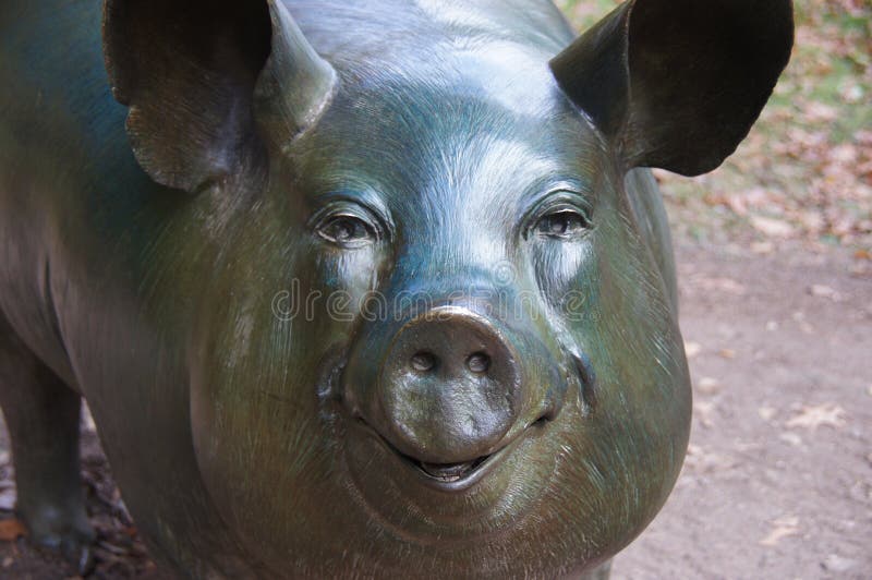 Happy pig sculpture at Crystal Bridges royalty free stock photo Happy pig sculpture at Crystal Bridges royalty free stock photo