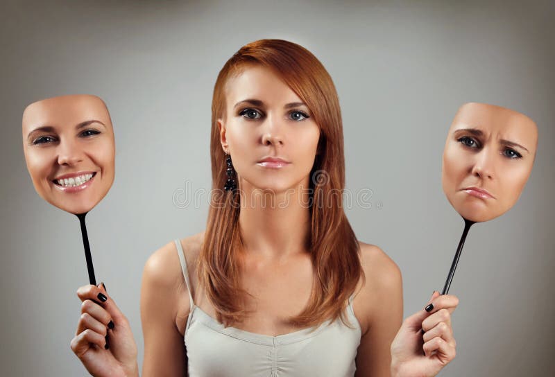 Mujer joven posesión feliz.