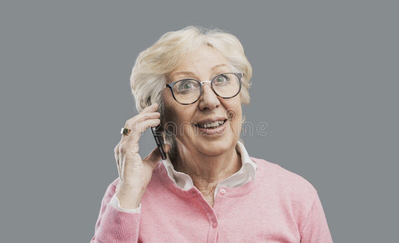 Elderly stylish granny caucasian mature woman using app on smartphone for  online shopping confused face expression. Chroma key background. Old  grandmother in fashion wearing browsing on mobile phone Stock Photo - Alamy