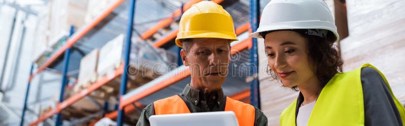 Supervizor fericit în exploatație stock images