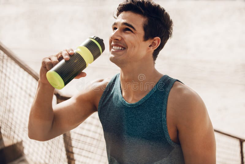 https://thumbs.dreamstime.com/b/happy-young-man-drinking-water-workout-outdoors-close-up-shot-fit-male-runner-resting-training-session-laughing-88058135.jpg