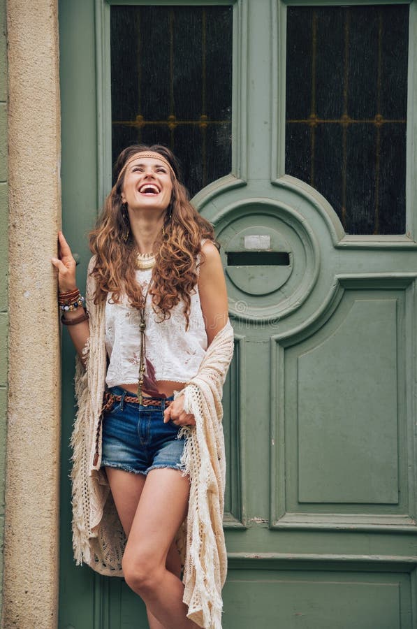 https://thumbs.dreamstime.com/b/happy-young-woman-boho-clothes-standing-outdoors-portrait-wearing-outside-buildings-street-59507209.jpg