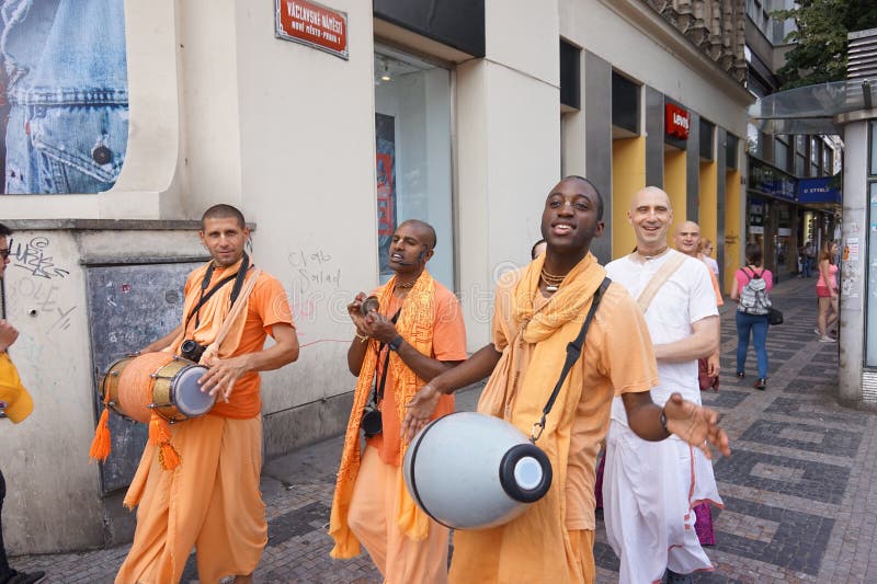 Comunidade hare krishna foto editorial. Imagem de grupo - 229121161