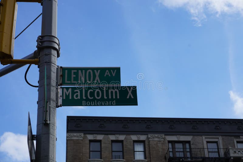 Harlem, Nowy Jork, Malcolm X bulwar i Lenox alei znak uliczny, zdjęcie stock Harlem, Nowy Jork, Malcolm X bulwar i Lenox alei znak uliczny, zdjęcie stock
