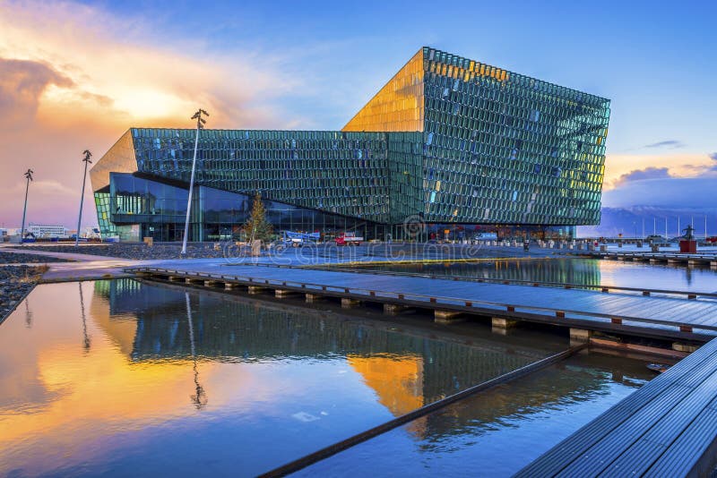 Harpa Concert Hall y centro de conferencia, Islandia fotos de archivo Harpa Concert Hall y centro de conferencia, Islandia fotos de archivo