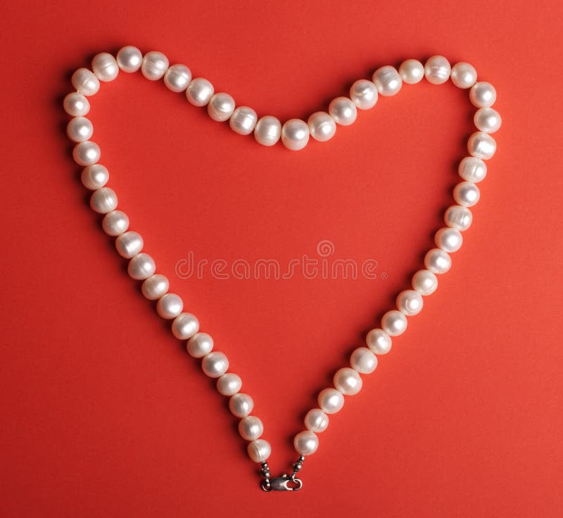 Hart from white pearls