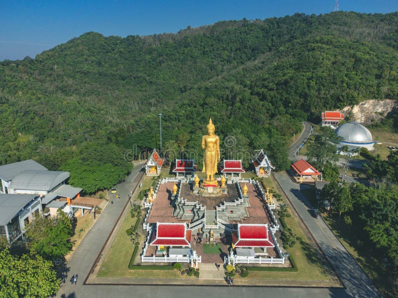 Phra Buddha Mongkol Maharaj statue