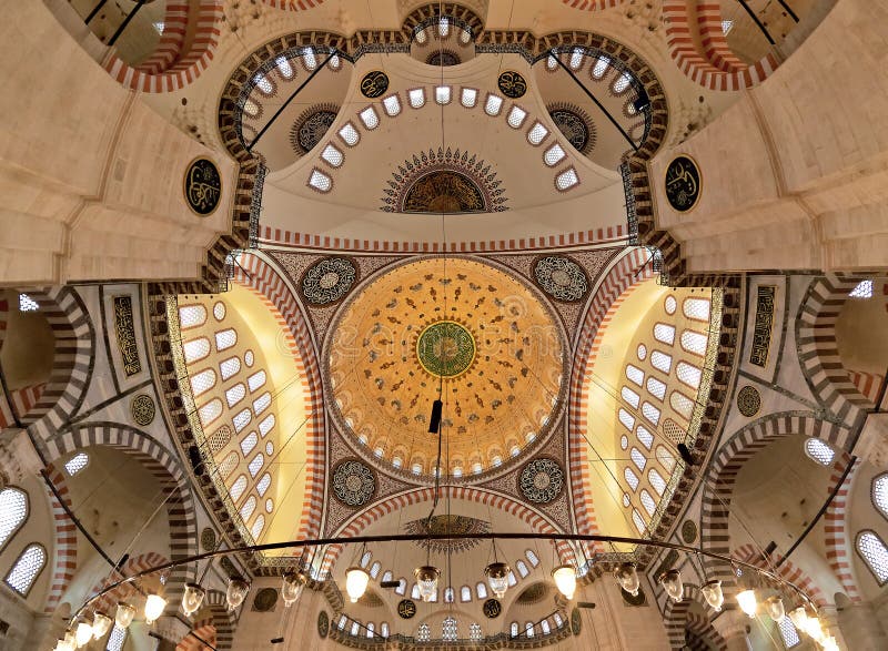 Haube der Suleymaniye Moschee in Istanbul lizenzfreies stockfoto Haube der Suleymaniye Moschee in Istanbul lizenzfreies stockfoto