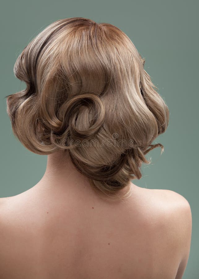 Haupt- und Schultern unterstützen Bild einer jungen Frau lizenzfreies stockfoto Haupt- und Schultern unterstützen Bild einer jungen Frau lizenzfreies stockfoto
