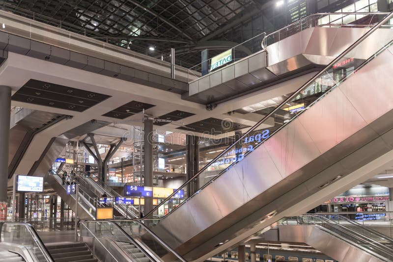 hauptbahnhof berlin стоковое изображение rf hauptbahnhof berlin стоковое изображение rf