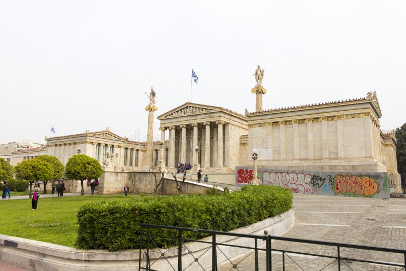 Hauptgebäude von der Akademie von Athen stockfoto Hauptgebäude von der Akademie von Athen stockfoto