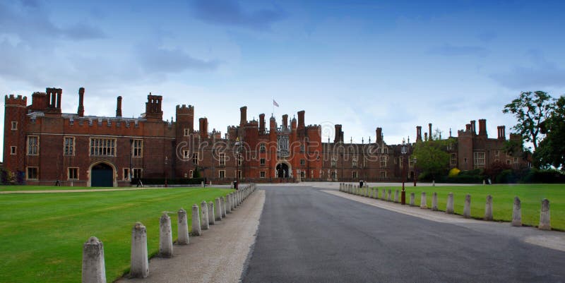 Hauptstraße zu Hampton Court Palace, London, Großbritannien stockfotos Hauptstraße zu Hampton Court Palace, London, Großbritannien stockfotos