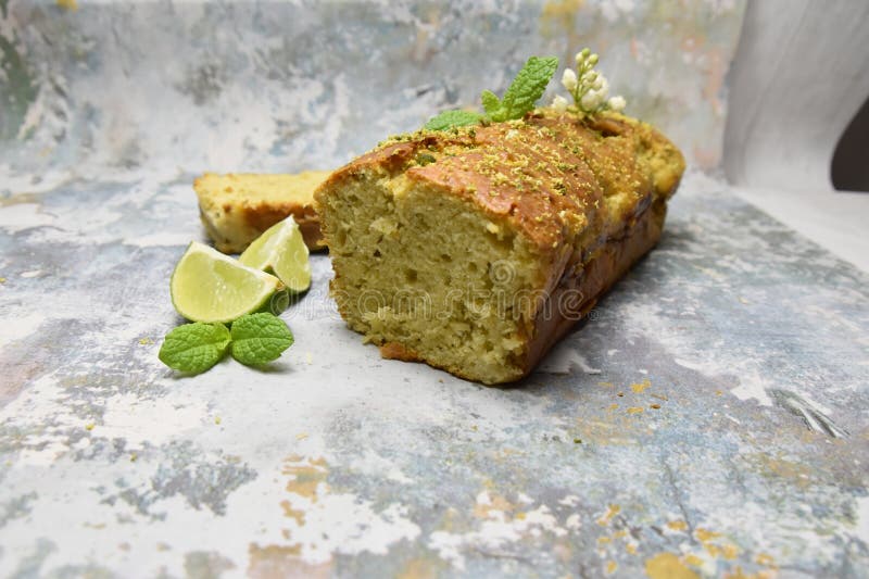 Hausgemachtes Obstbrot mit Zitronenscheiben stockfotos