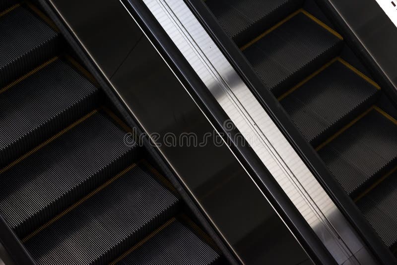 Haut proche d'escalator photographie stock libre de droits Haut proche d'escalator photographie stock libre de droits
