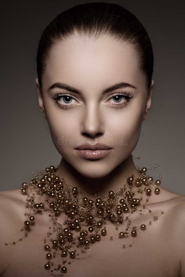 Hautecouture-Modell Girl Schönheits-Frauenhaute couture Vogue-Art P lizenzfreie stockfotos Hautecouture-Modell Girl Schönheits-Frauenhaute couture Vogue-Art P lizenzfreie stockfotos