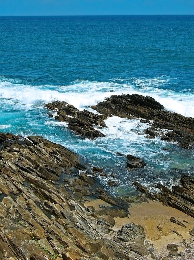 Hav och Rocky Shore arkivbild Hav och Rocky Shore arkivbild