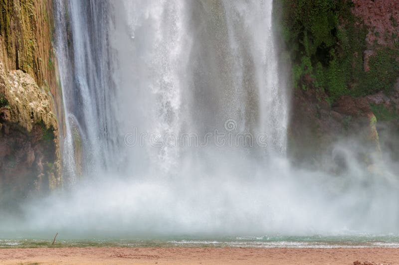 Havasu faller, vattenfall i Grand Canyon, Arizona royaltyfri bild Havasu faller, vattenfall i Grand Canyon, Arizona royaltyfri bild