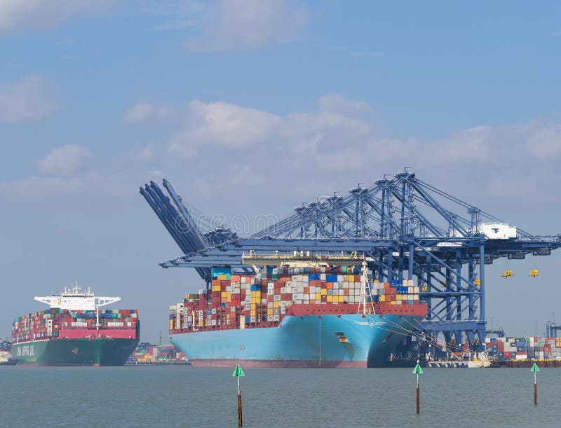 Haven van felixstowe gedokt containerschip royalty-vrije stock foto's Haven van felixstowe gedokt containerschip royalty-vrije stock foto's