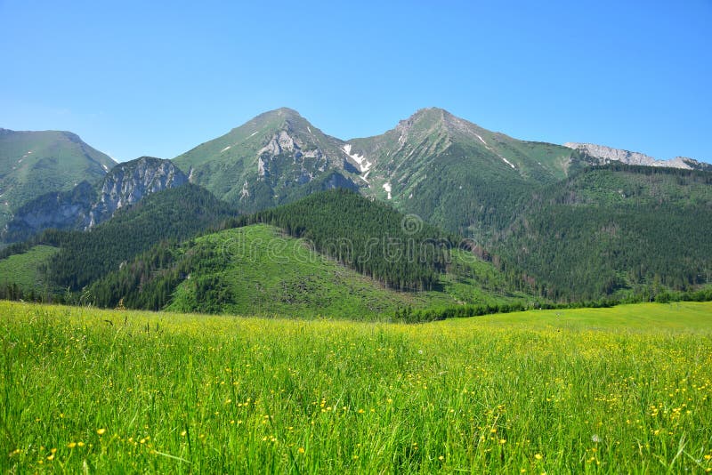 Havran a Ždiarska vidla, dva najvyššie vrchy Belianskych Tatier. Slovensko