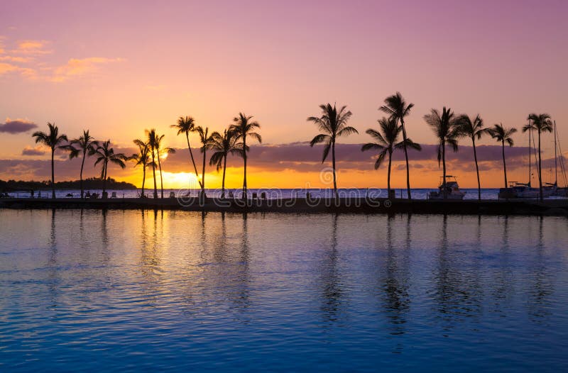 Hawaiischer Sonnenuntergang lizenzfreie stockfotos Hawaiischer Sonnenuntergang lizenzfreie stockfotos