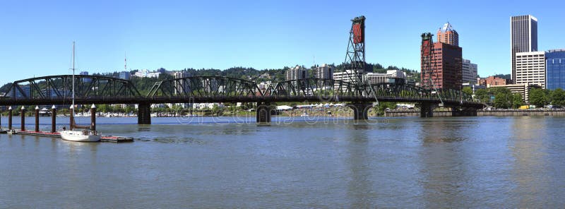 The Hawthorne bridge profile, Portland OR.